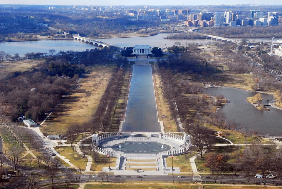 Free download high resolution image - free image free photo free stock image public domain picture  Lincoln Memorial reflecting pool and WWII memorial