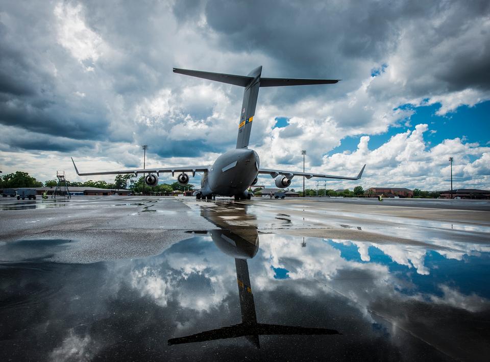 Free download high resolution image - free image free photo free stock image public domain picture  A C-17 Globemaster III reflection