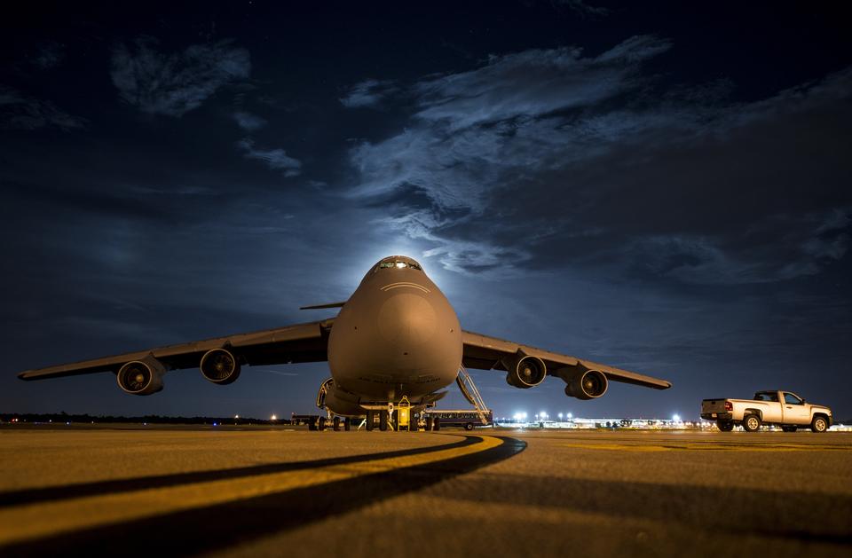 Free download high resolution image - free image free photo free stock image public domain picture  C-5 Galaxy loads cargo