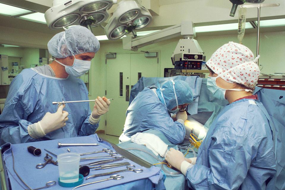 Free download high resolution image - free image free photo free stock image public domain picture  Surgeons During An Operation