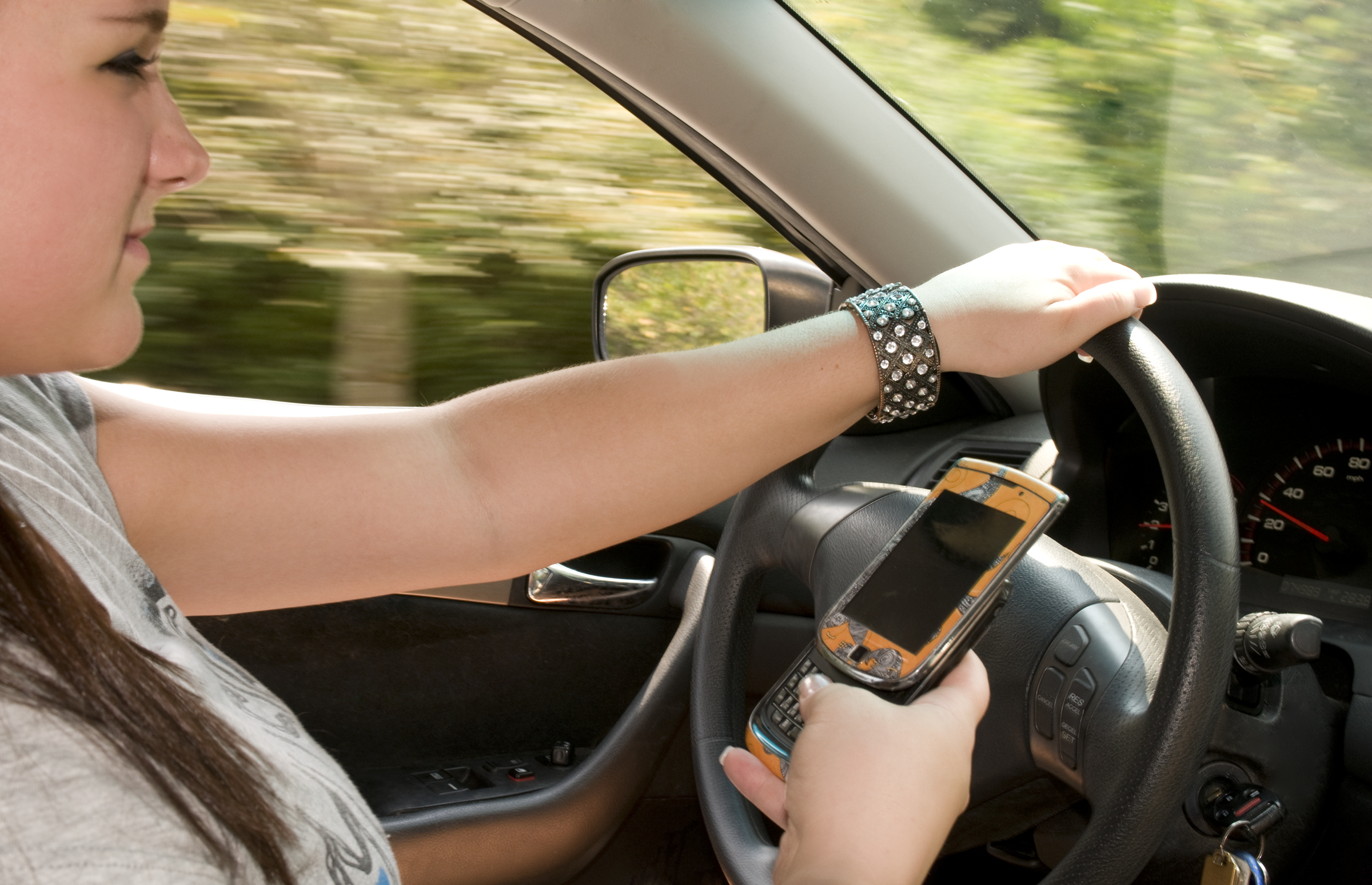 Free download high resolution image - free image free photo free stock image public domain picture -A Teen Girl Texting While Driving