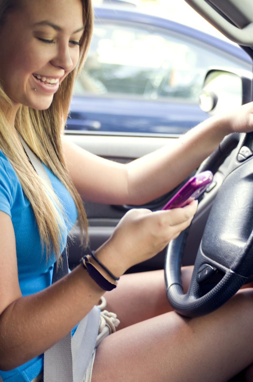 Free download high resolution image - free image free photo free stock image public domain picture  A Teen Girl Texting While Driving