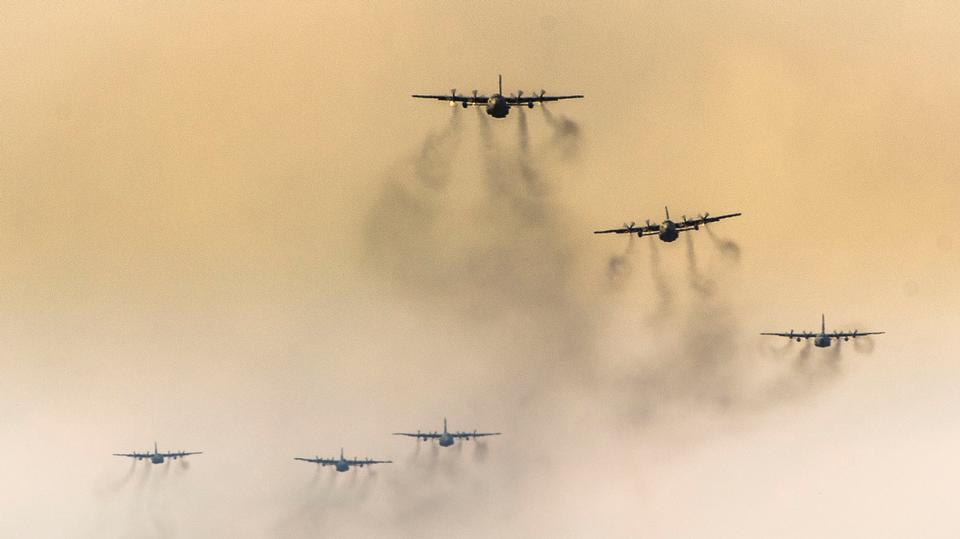 Free download high resolution image - free image free photo free stock image public domain picture  C-130 Hercules Smoky trails