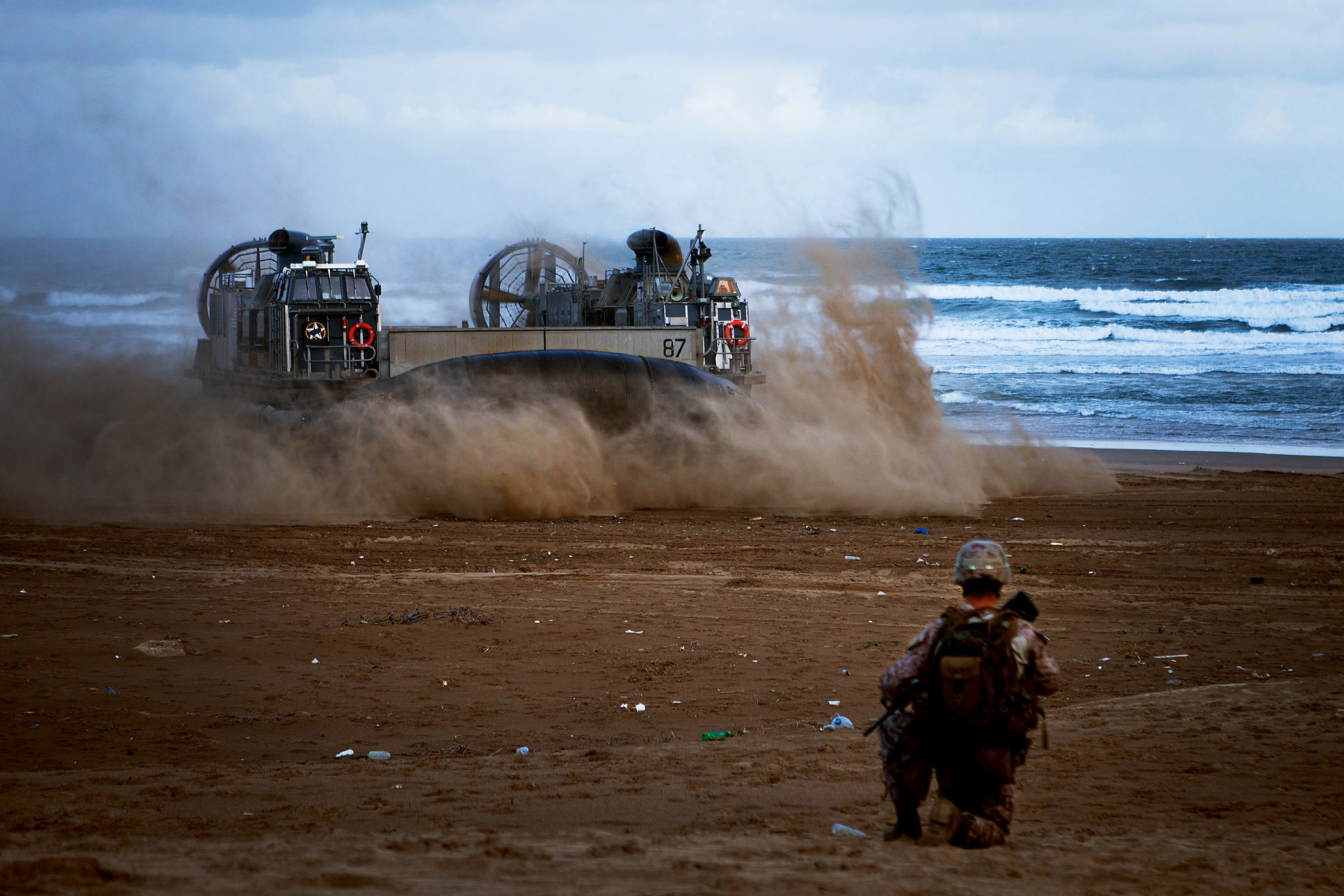 Free download high resolution image - free image free photo free stock image public domain picture -US Navy hovercraft carries vehicles and Marines