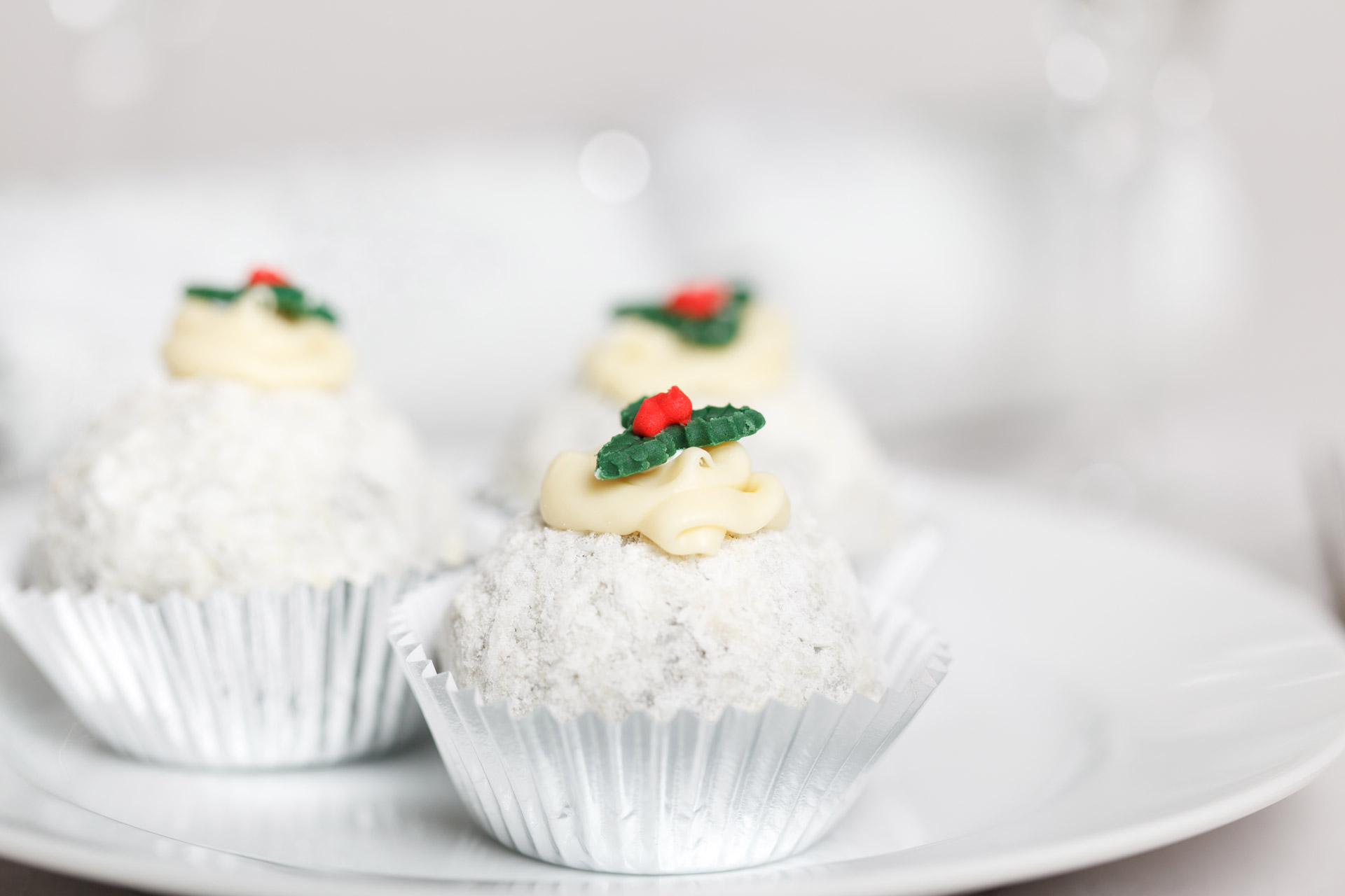 Free download high resolution image - free image free photo free stock image public domain picture -Christmas Cakes With Holly