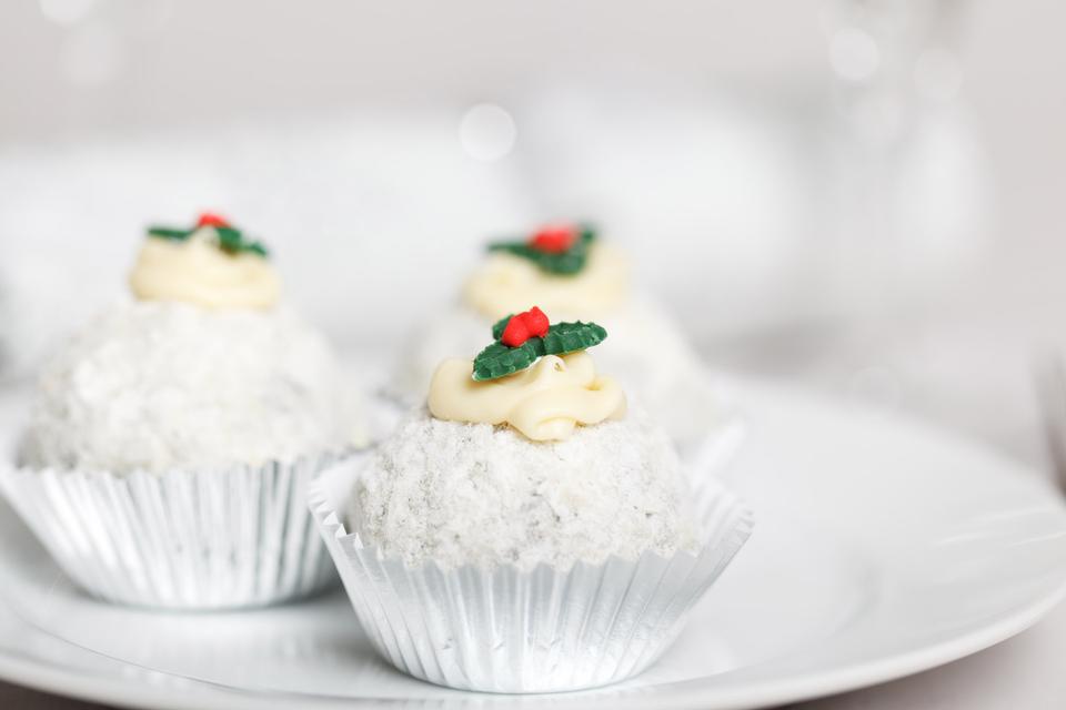 Free download high resolution image - free image free photo free stock image public domain picture  Christmas Cakes With Holly