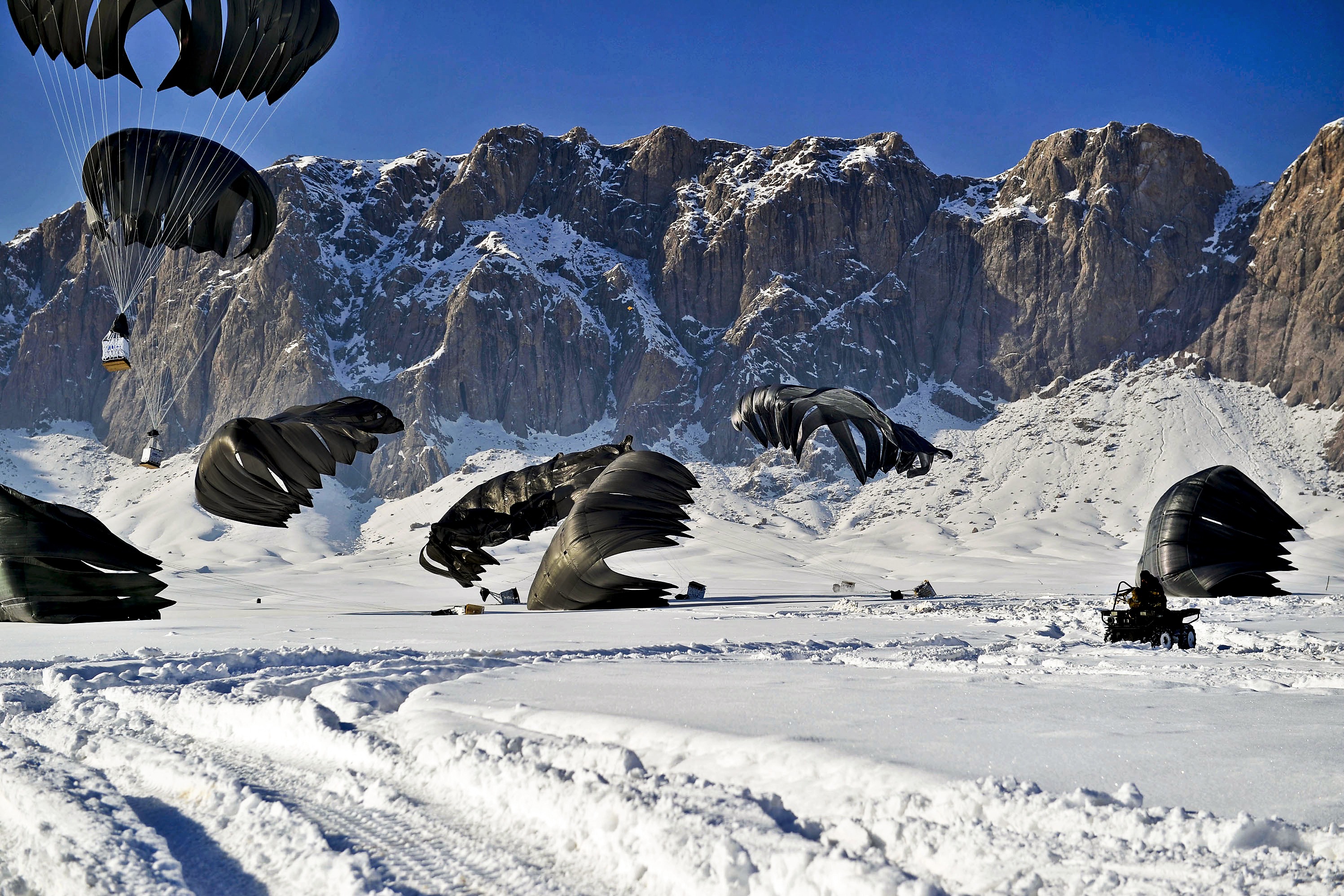 Free download high resolution image - free image free photo free stock image public domain picture -parachute landing extreme snow,mountains