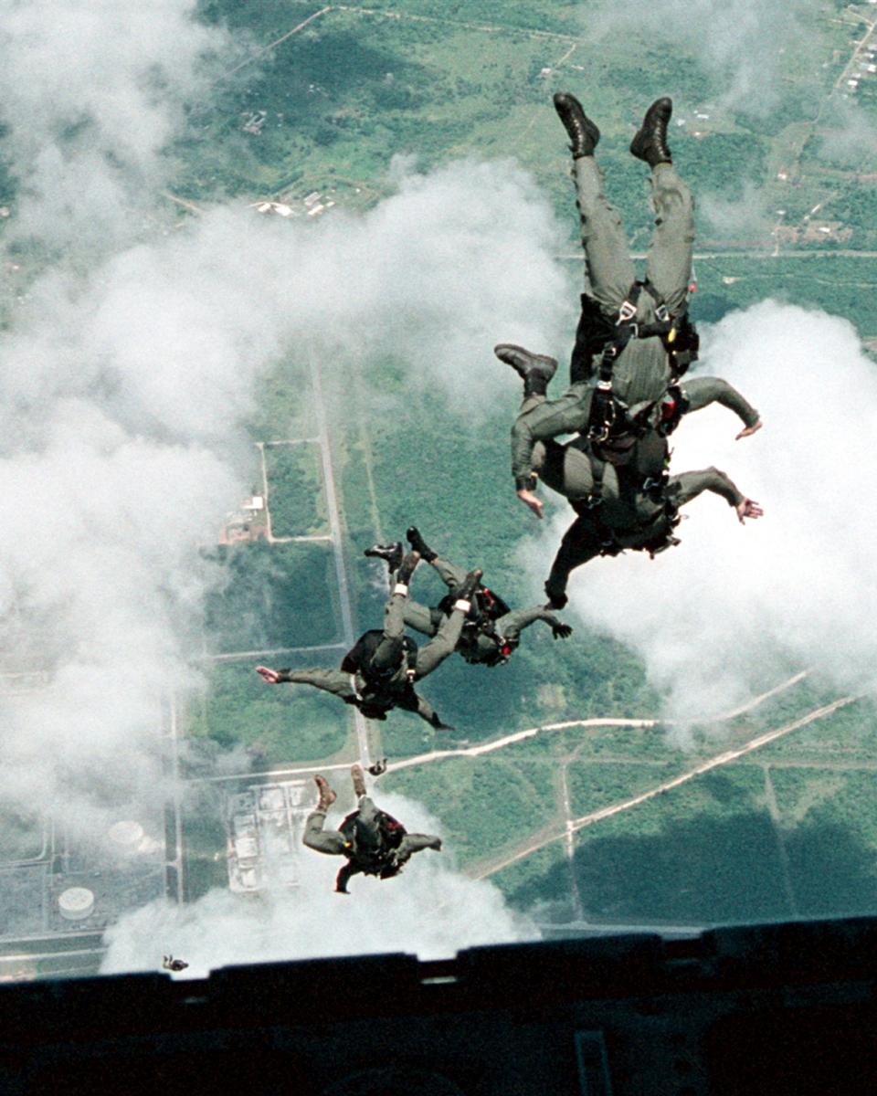 Free download high resolution image - free image free photo free stock image public domain picture  Naval Special Warfare Unit One perform a freefall jump