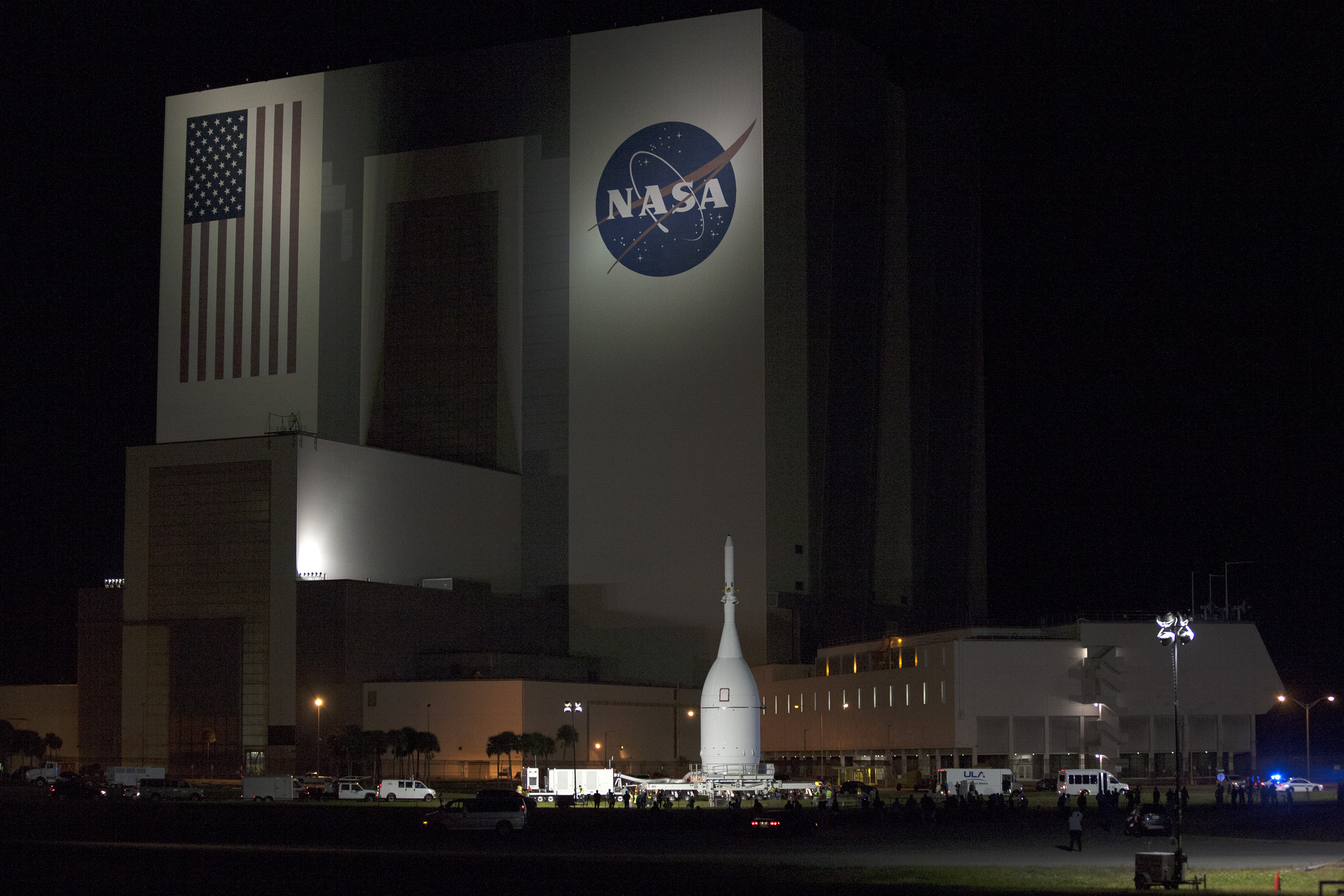 Free download high resolution image - free image free photo free stock image public domain picture -Orion Spacecraft Rolls Past the Vehicle Assembly Building