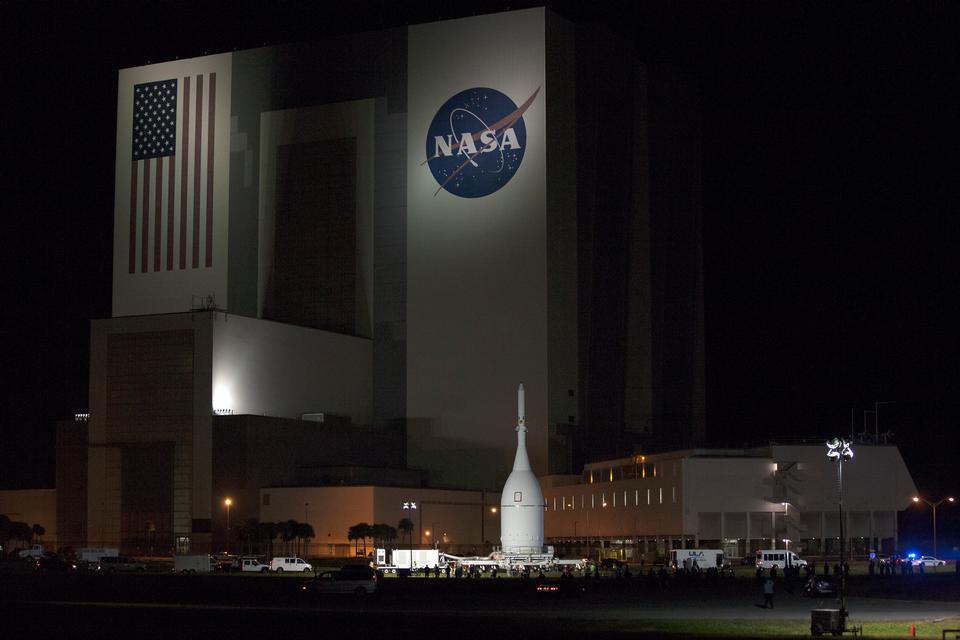 Free download high resolution image - free image free photo free stock image public domain picture  Orion Spacecraft Rolls Past the Vehicle Assembly Building