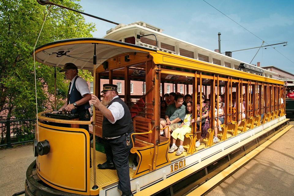 Free download high resolution image - free image free photo free stock image public domain picture  Trolley 4131 Outside the Boott Mill