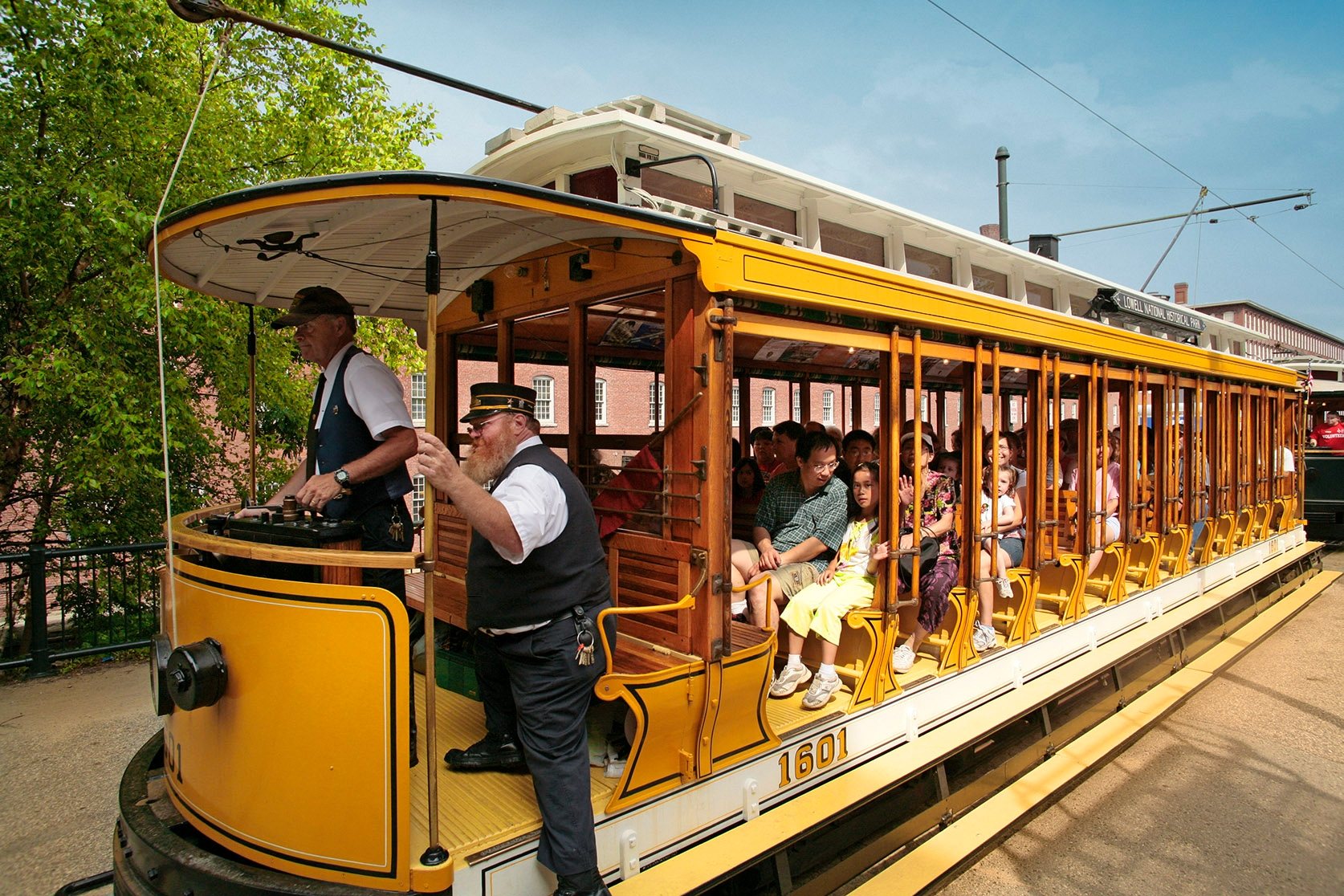 Free download high resolution image - free image free photo free stock image public domain picture -Trolley 4131 Outside the Boott Mill