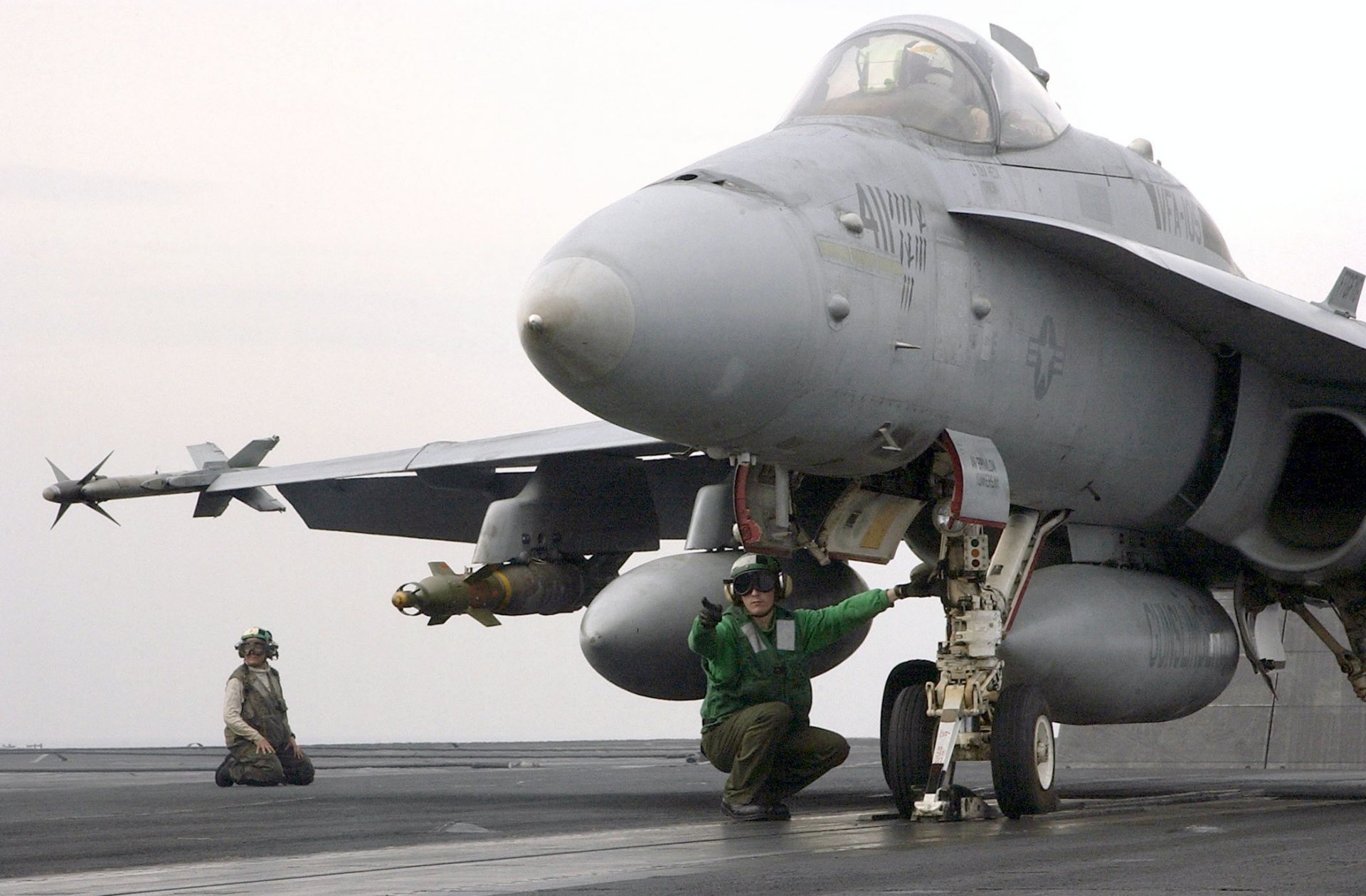 Free download high resolution image - free image free photo free stock image public domain picture -An FA-18 Hornet prepares to launch