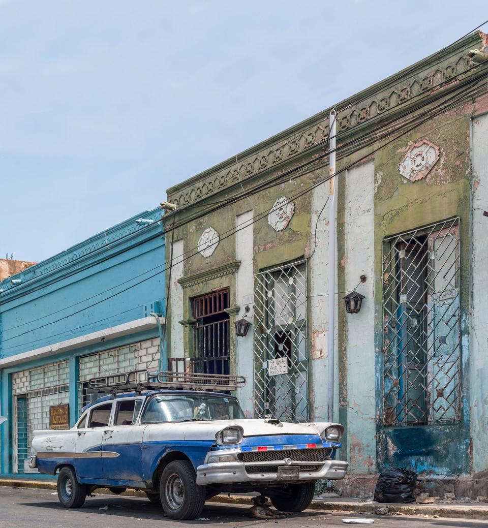 Free download high resolution image - free image free photo free stock image public domain picture  street in Maracaibo city and Ford Custom