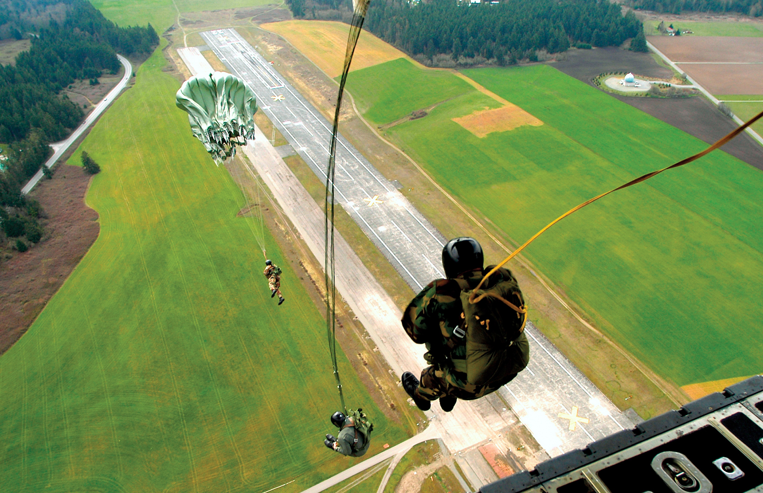 Free download high resolution image - free image free photo free stock image public domain picture -members perform a static jump from the ramp parachuting