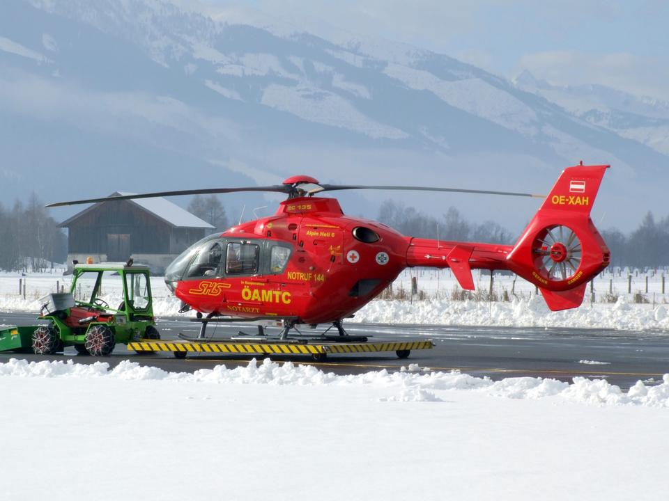 Free download high resolution image - free image free photo free stock image public domain picture  The rescue helicopter ready to evacuate skiier