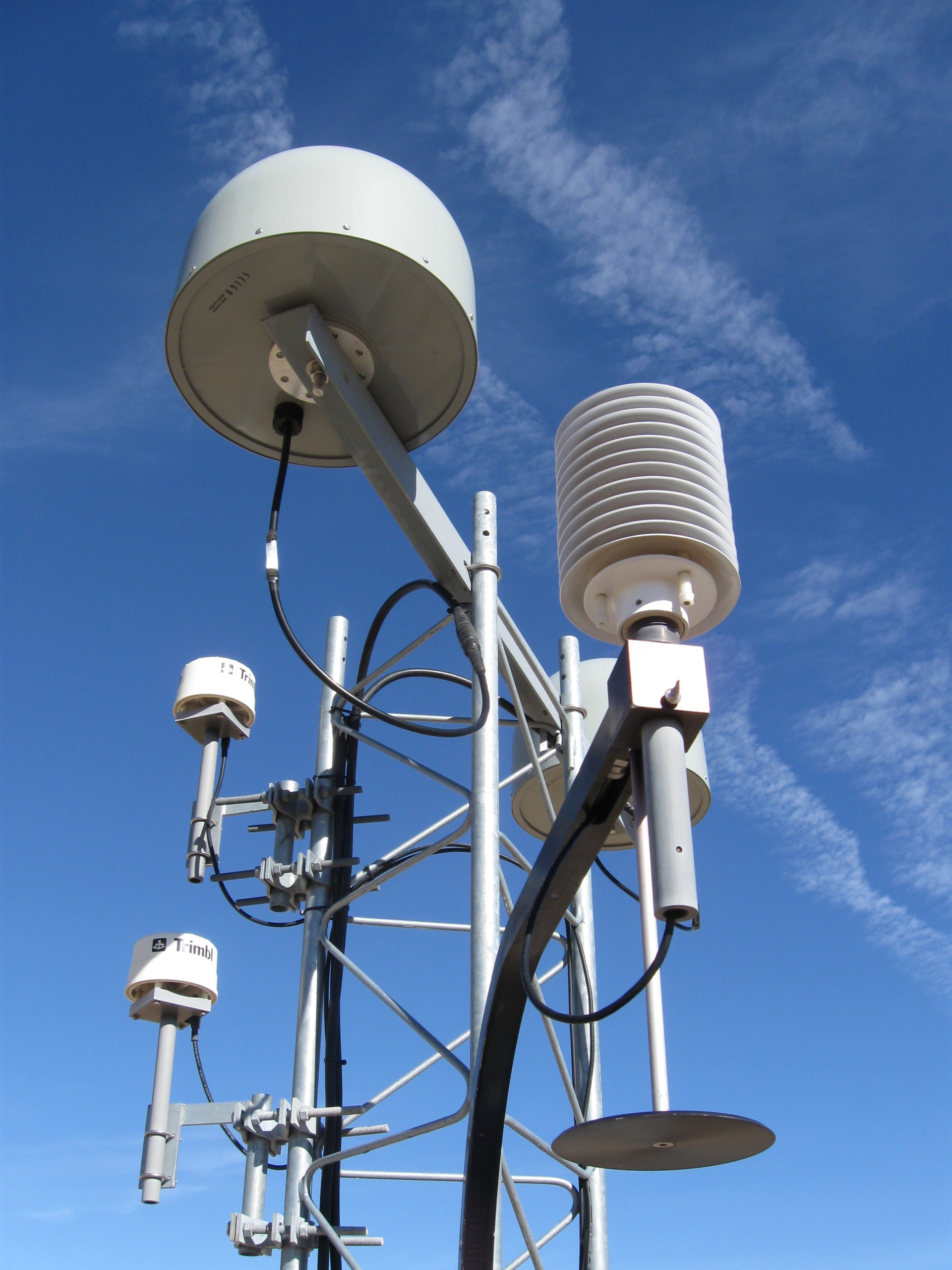 Free download high resolution image - free image free photo free stock image public domain picture -Cell Phone Tower against Blue Sky