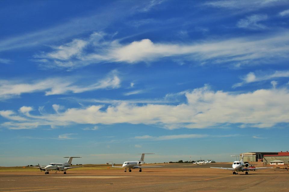 Free download high resolution image - free image free photo free stock image public domain picture  white private jets on the platform airport