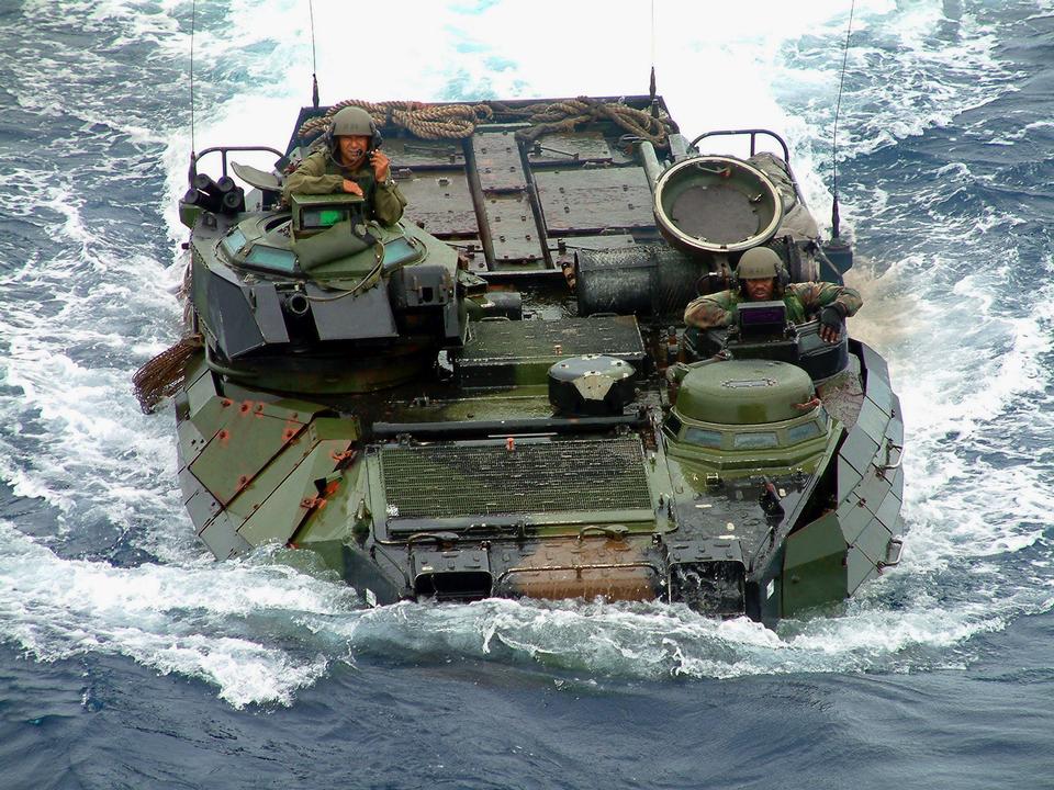 Free download high resolution image - free image free photo free stock image public domain picture  An Amphibious Assault Vehicle launched