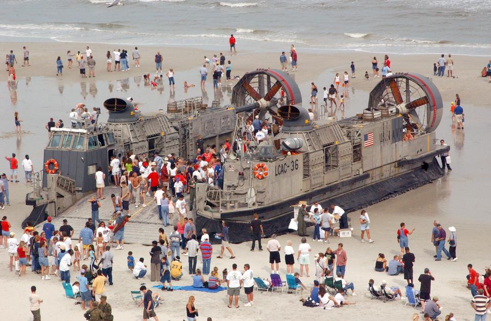 Free download high resolution image - free image free photo free stock image public domain picture  Spectators tour A Landing Craft Air Cushion