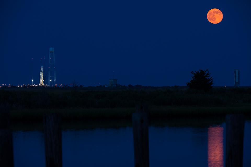 Free download high resolution image - free image free photo free stock image public domain picture  Antares Rocket With Full Moon