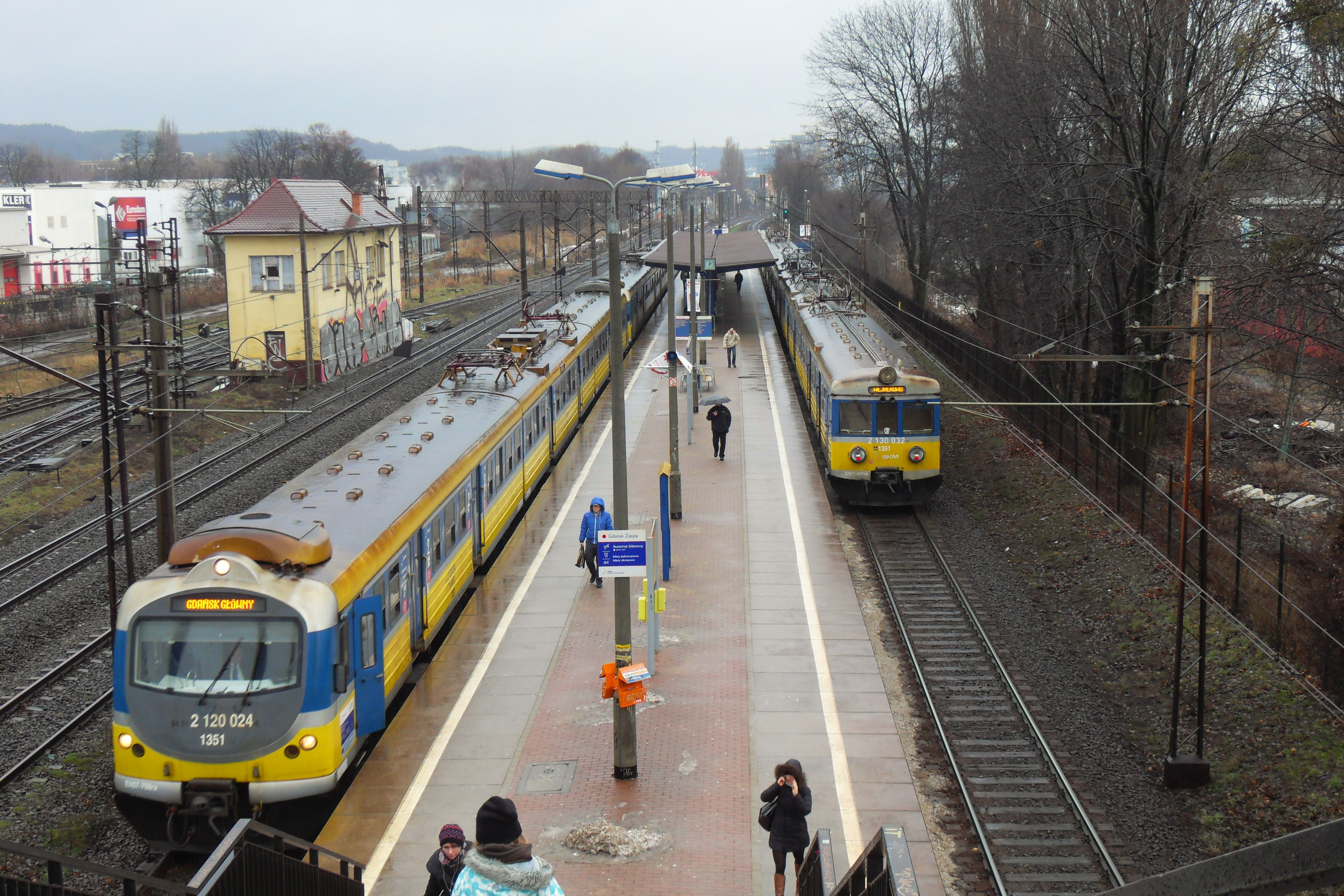 Free download high resolution image - free image free photo free stock image public domain picture -Trains at the railway station