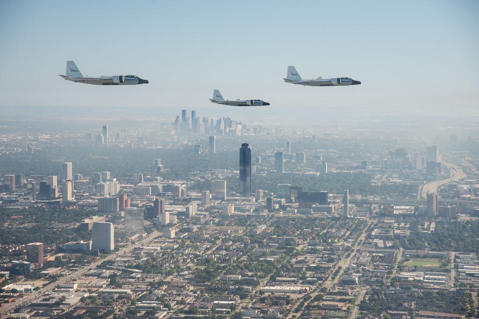 Free download high resolution image - free image free photo free stock image public domain picture  Formation Flight of WB-57