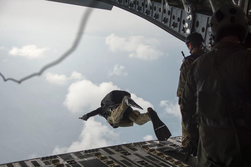 Free download high resolution image - free image free photo free stock image public domain picture  Rescue Squadron pararescueman