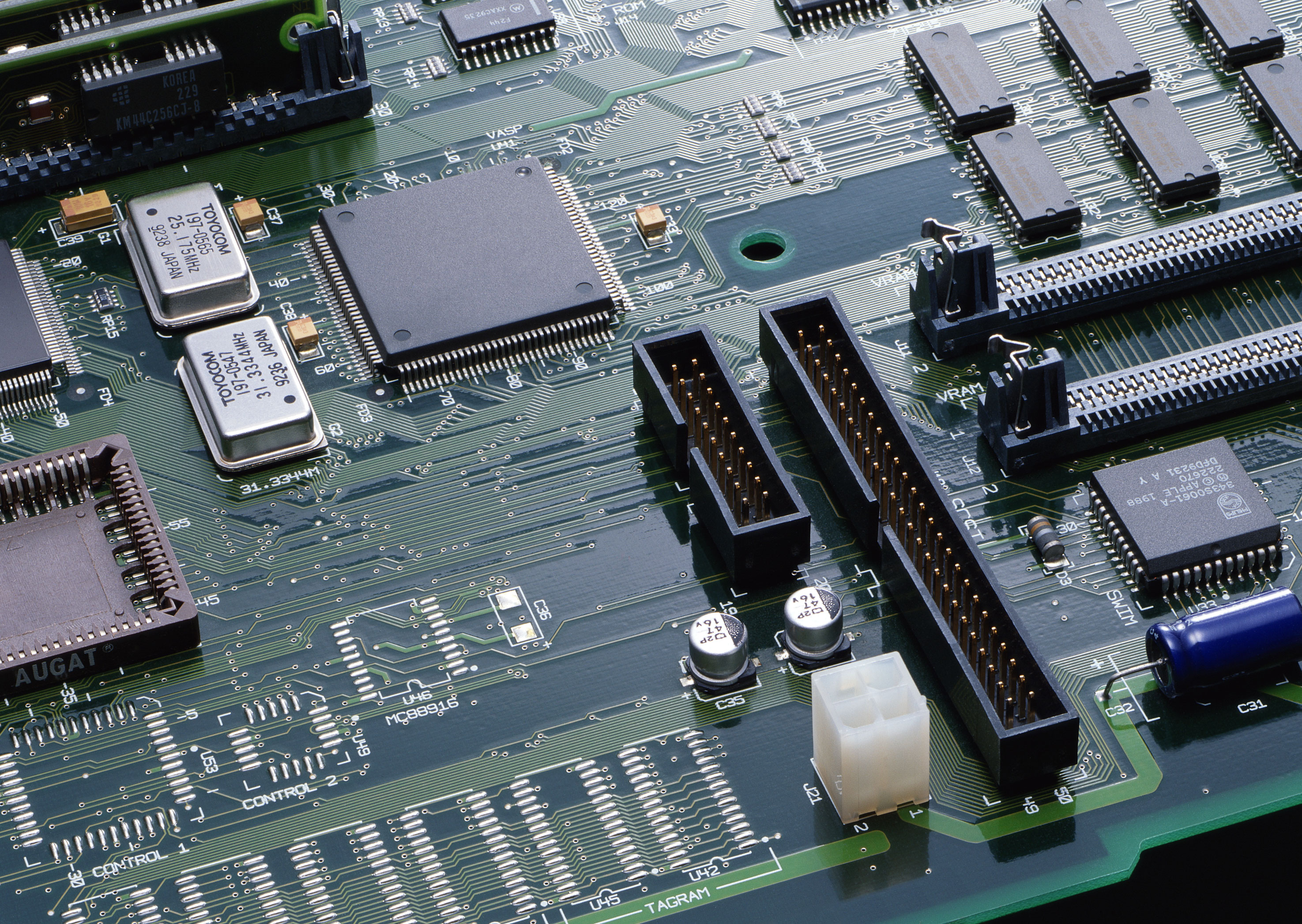 Free download high resolution image - free image free photo free stock image public domain picture -Chips on a green PCB