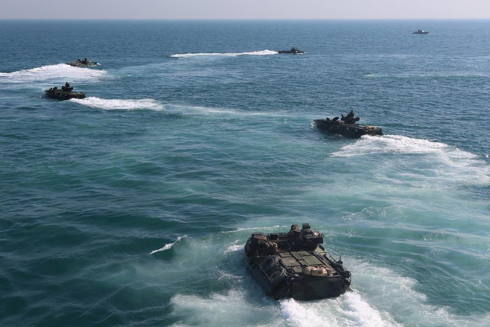 Free download high resolution image - free image free photo free stock image public domain picture  Assault amphibious vehicles