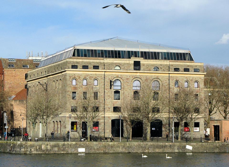 Free download high resolution image - free image free photo free stock image public domain picture  Herring Gull - Larus argentatus Flying past harbor building