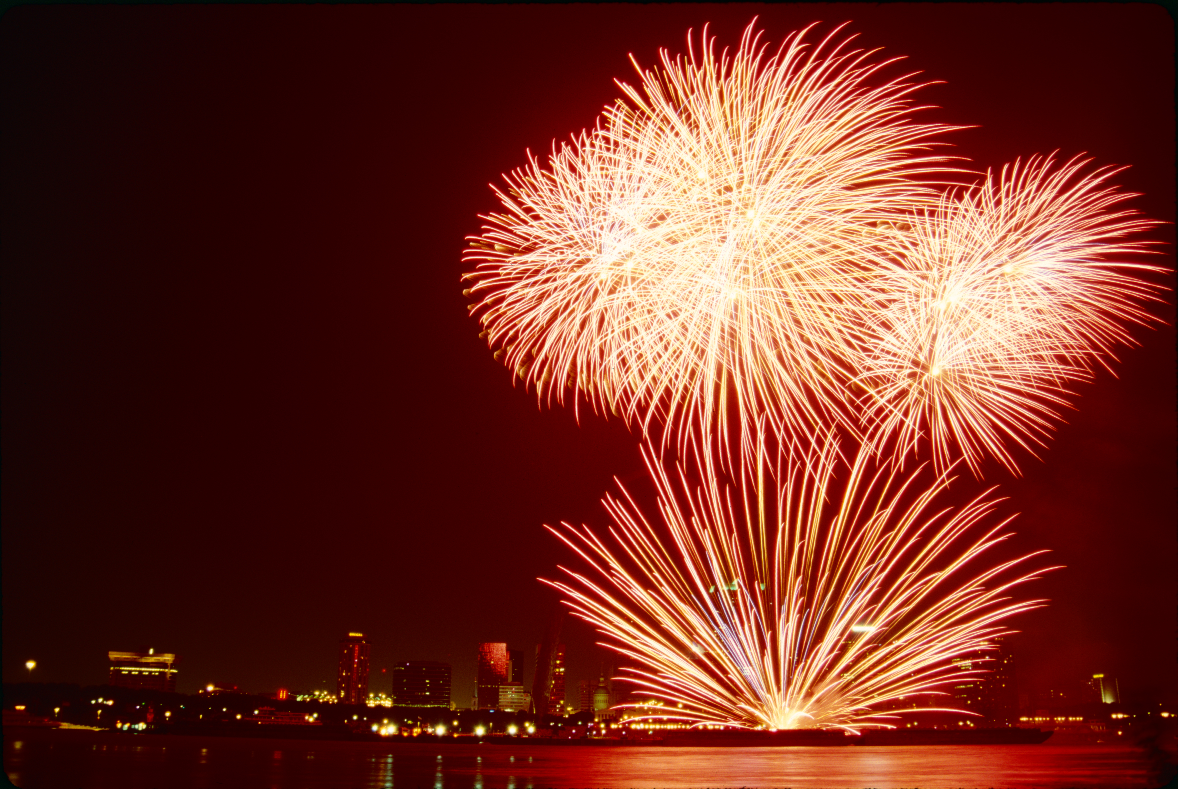 Free download high resolution image - free image free photo free stock image public domain picture -Fireworks of multiple colors over Saint Louis