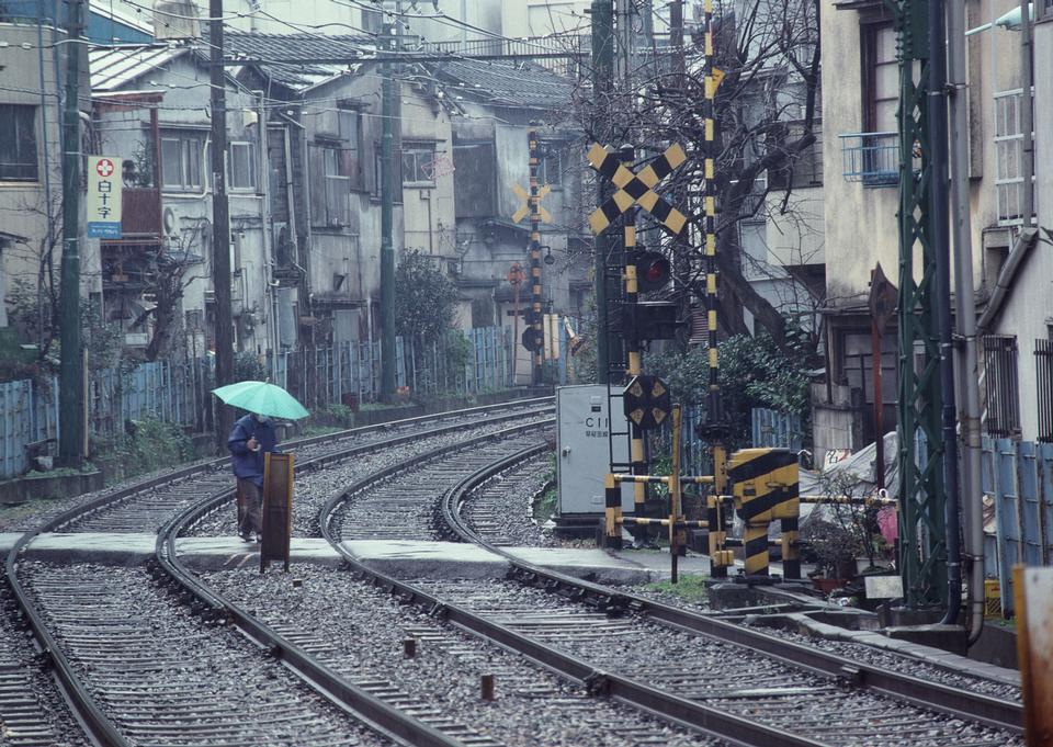 Free download high resolution image - free image free photo free stock image public domain picture  man crossing railway