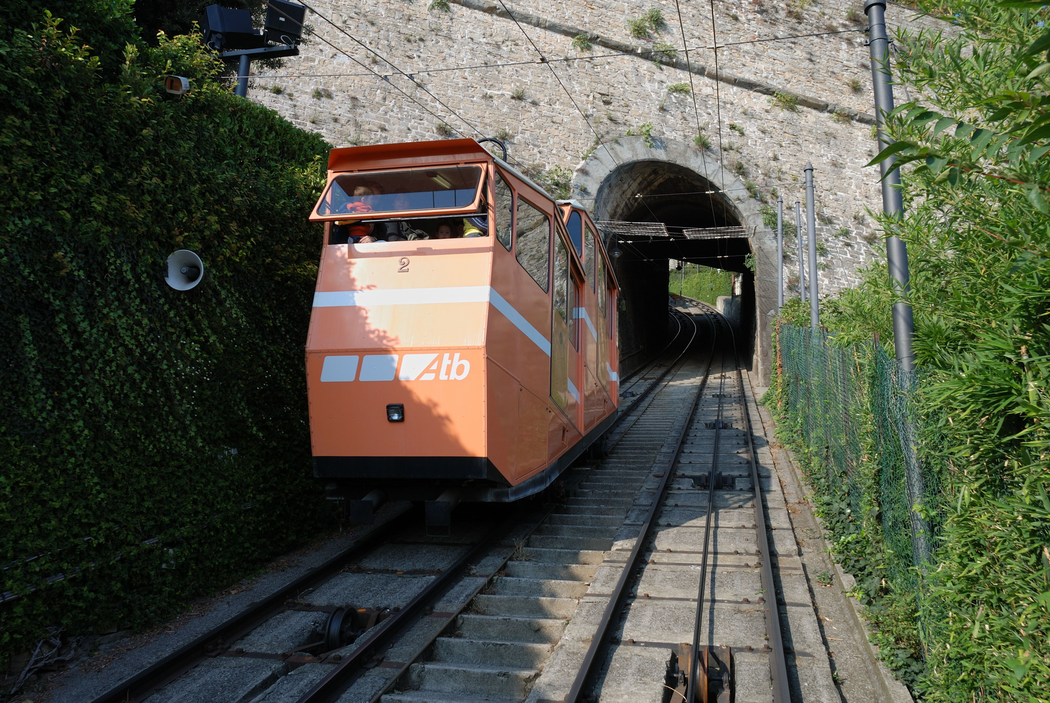 Free download high resolution image - free image free photo free stock image public domain picture -funiculars moving on the railroad in Bergamo, Italy