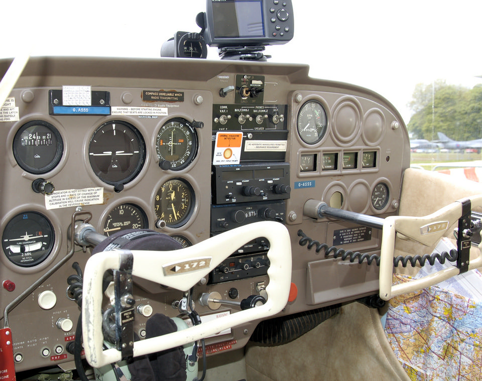 Free download high resolution image - free image free photo free stock image public domain picture  Cessna 172E cockpit