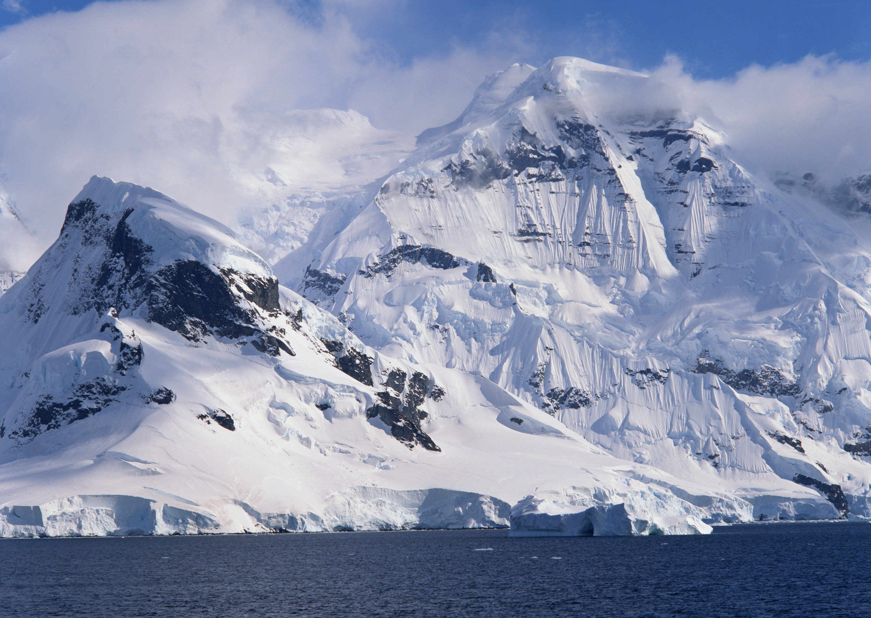 Free download high resolution image - free image free photo free stock image public domain picture -Vibrant blue icebergs in front of snowy mountains