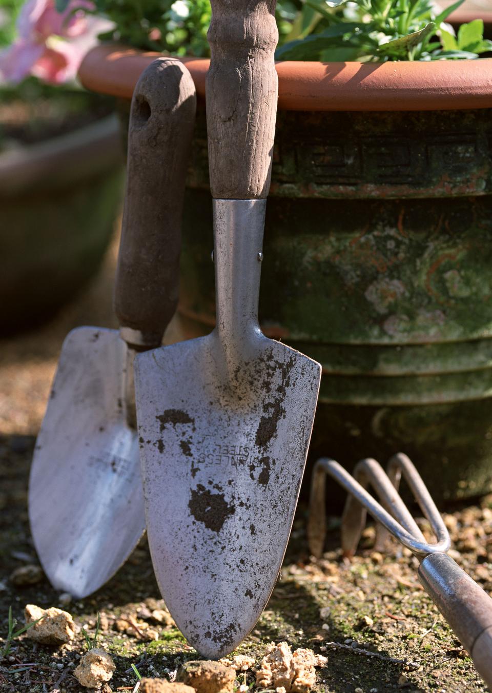 Free download high resolution image - free image free photo free stock image public domain picture  tools for working in the garden on the porch of a house