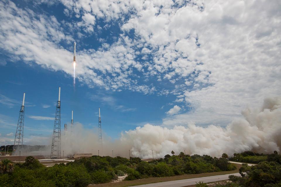 Free download high resolution image - free image free photo free stock image public domain picture  An Atlas V rocket carrying GPS IIF-10 launches