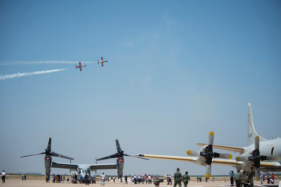 Free download high resolution image - free image free photo free stock image public domain picture  Jet fighters in formation during an air show