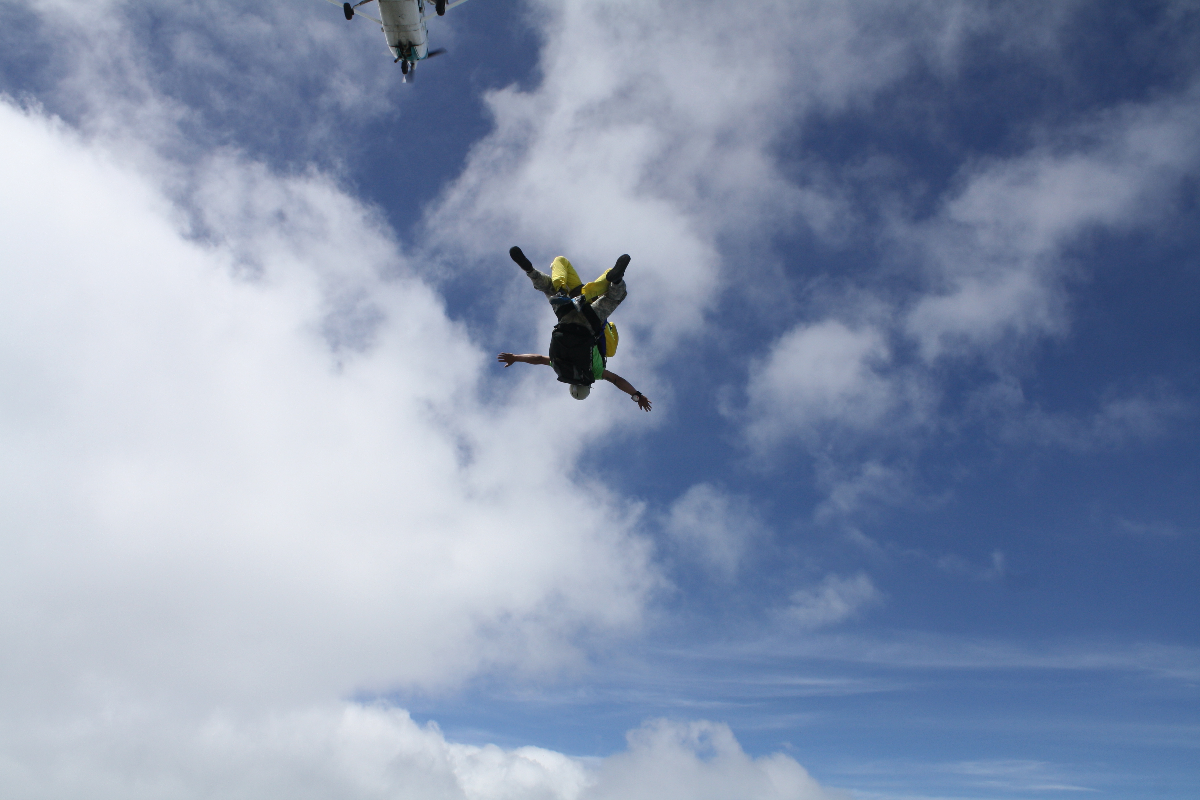 Free download high resolution image - free image free photo free stock image public domain picture -Skydiver falls through the air