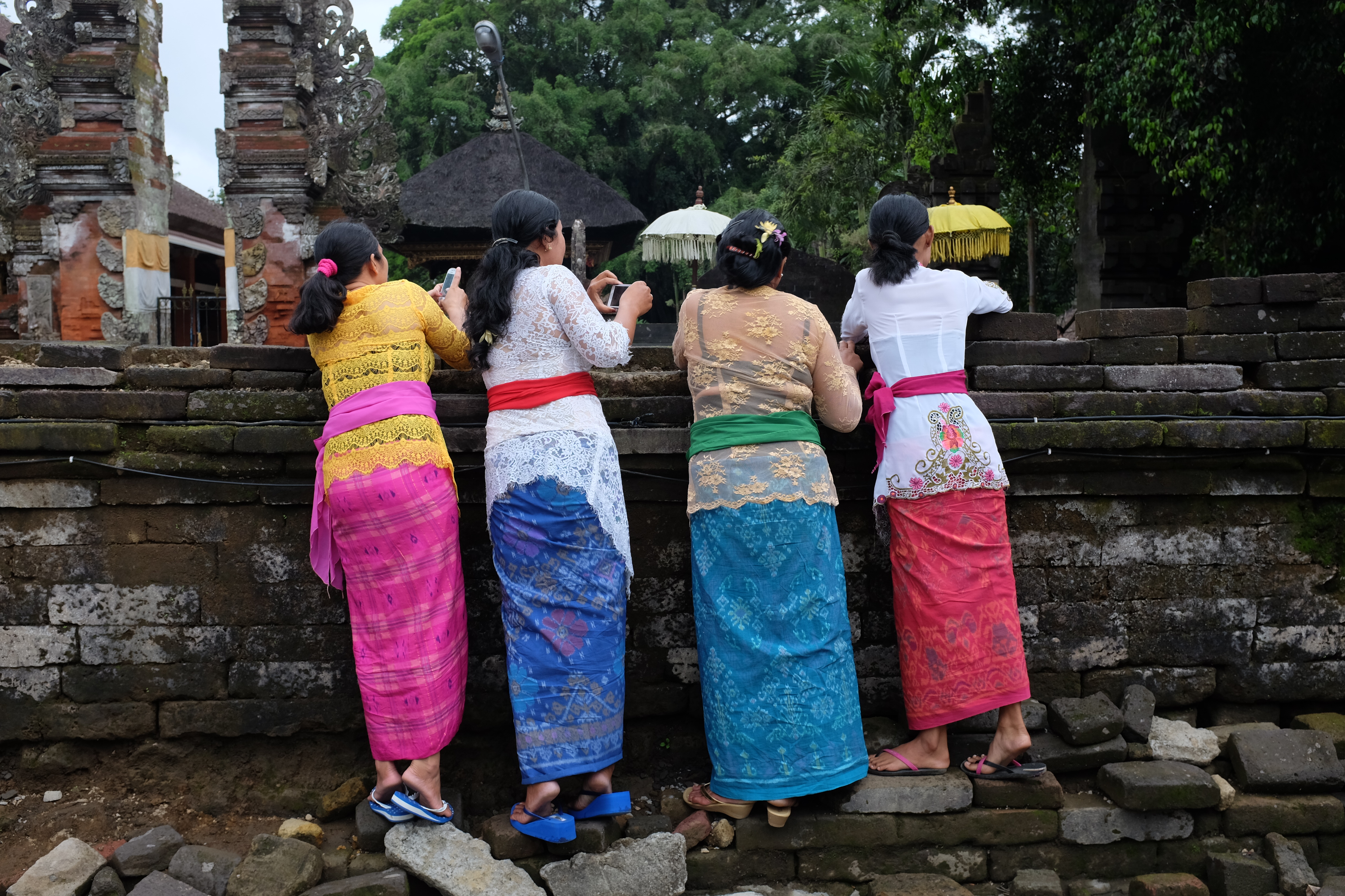 Free download high resolution image - free image free photo free stock image public domain picture -Balinese women in traditional clothes