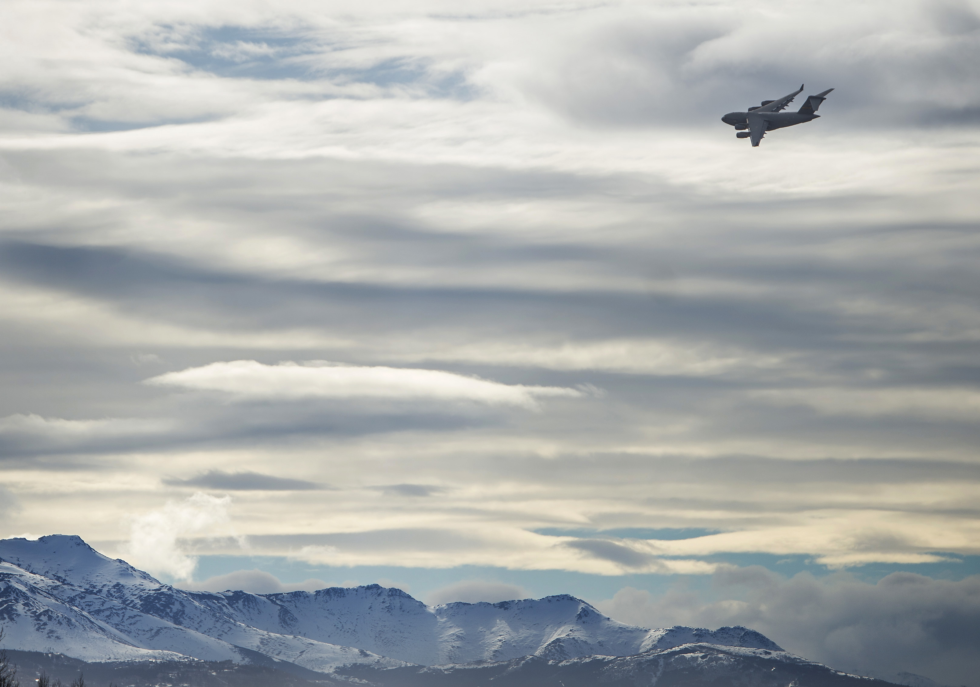 Free download high resolution image - free image free photo free stock image public domain picture -A C-17 Globemaster III flies