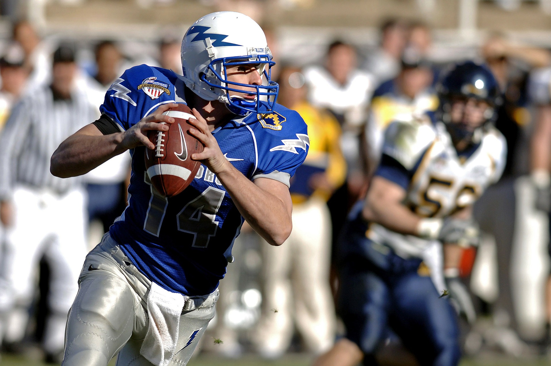 Free download high resolution image - free image free photo free stock image public domain picture -american football game with out of focus players in background