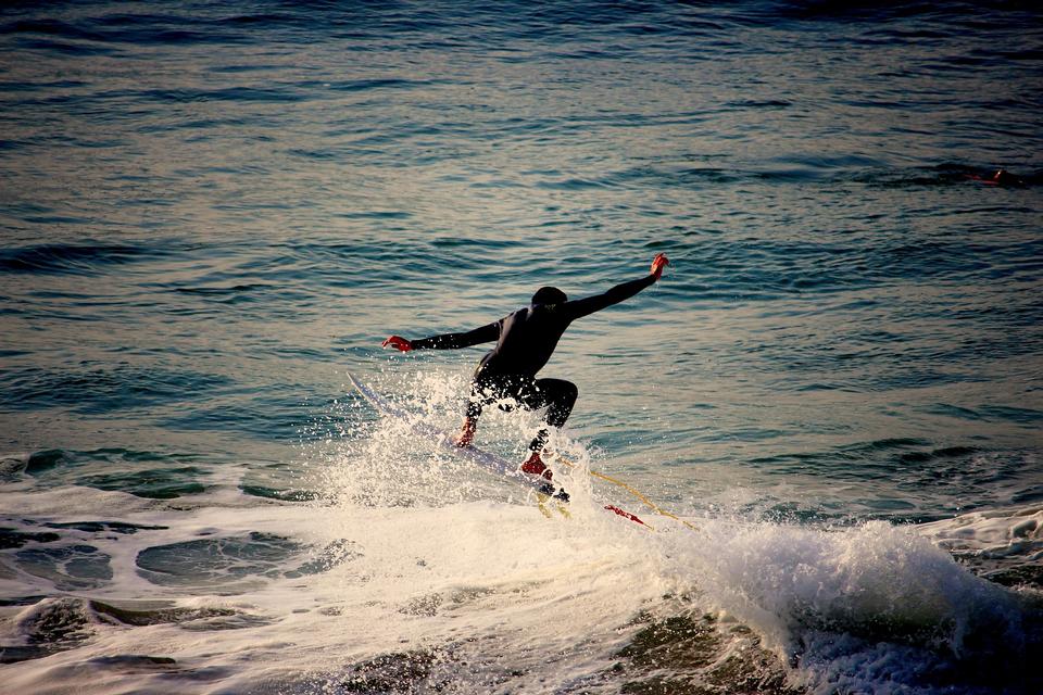 Free download high resolution image - free image free photo free stock image public domain picture  A surfer carves a radical off-the-lip.