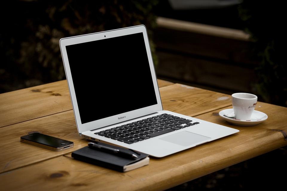 Free download high resolution image - free image free photo free stock image public domain picture  Laptop on wood table in office