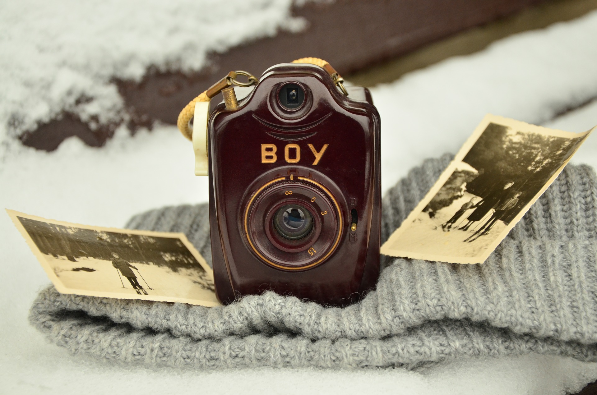 Free download high resolution image - free image free photo free stock image public domain picture -close up photo of old camera lens over wooden table