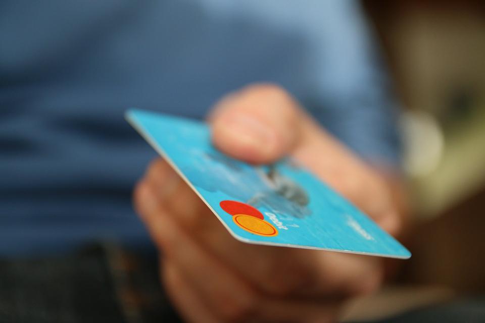 Free download high resolution image - free image free photo free stock image public domain picture  closeup of blue credit card holded by hand. focus on card