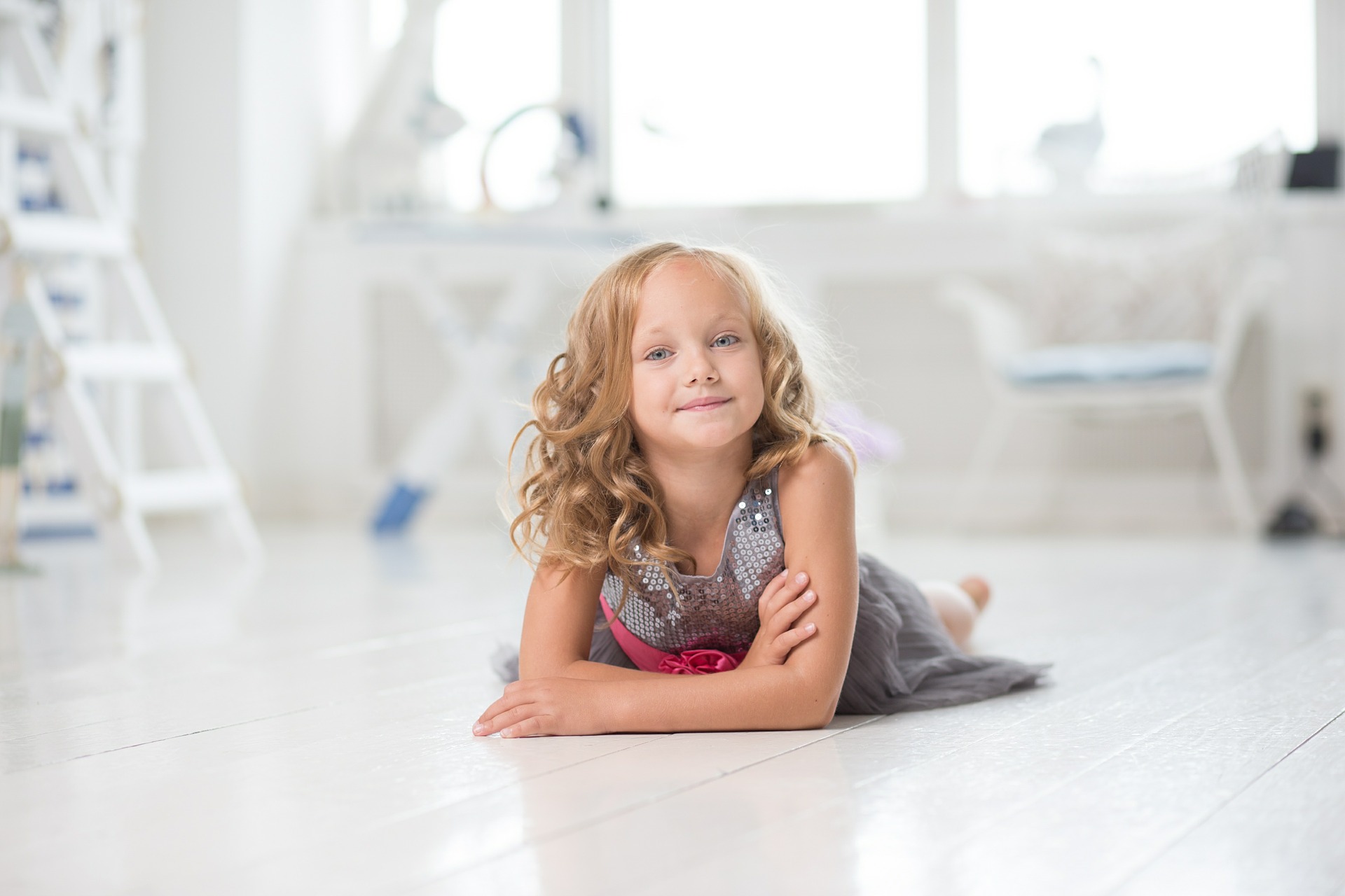 Free download high resolution image - free image free photo free stock image public domain picture -Cute little girl is in her room