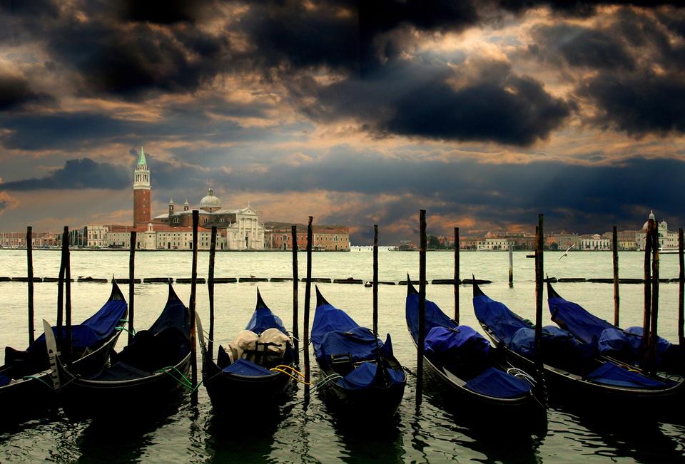 Free download high resolution image - free image free photo free stock image public domain picture  Gondolas in Venice, Italy.