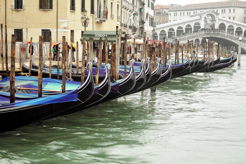 Free download high resolution image - free image free photo free stock image public domain picture  gondolas in Venice, Italy.